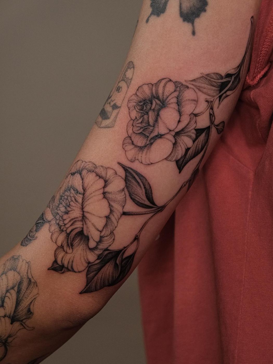 NASH 刺青作品：茶花（Camellia）