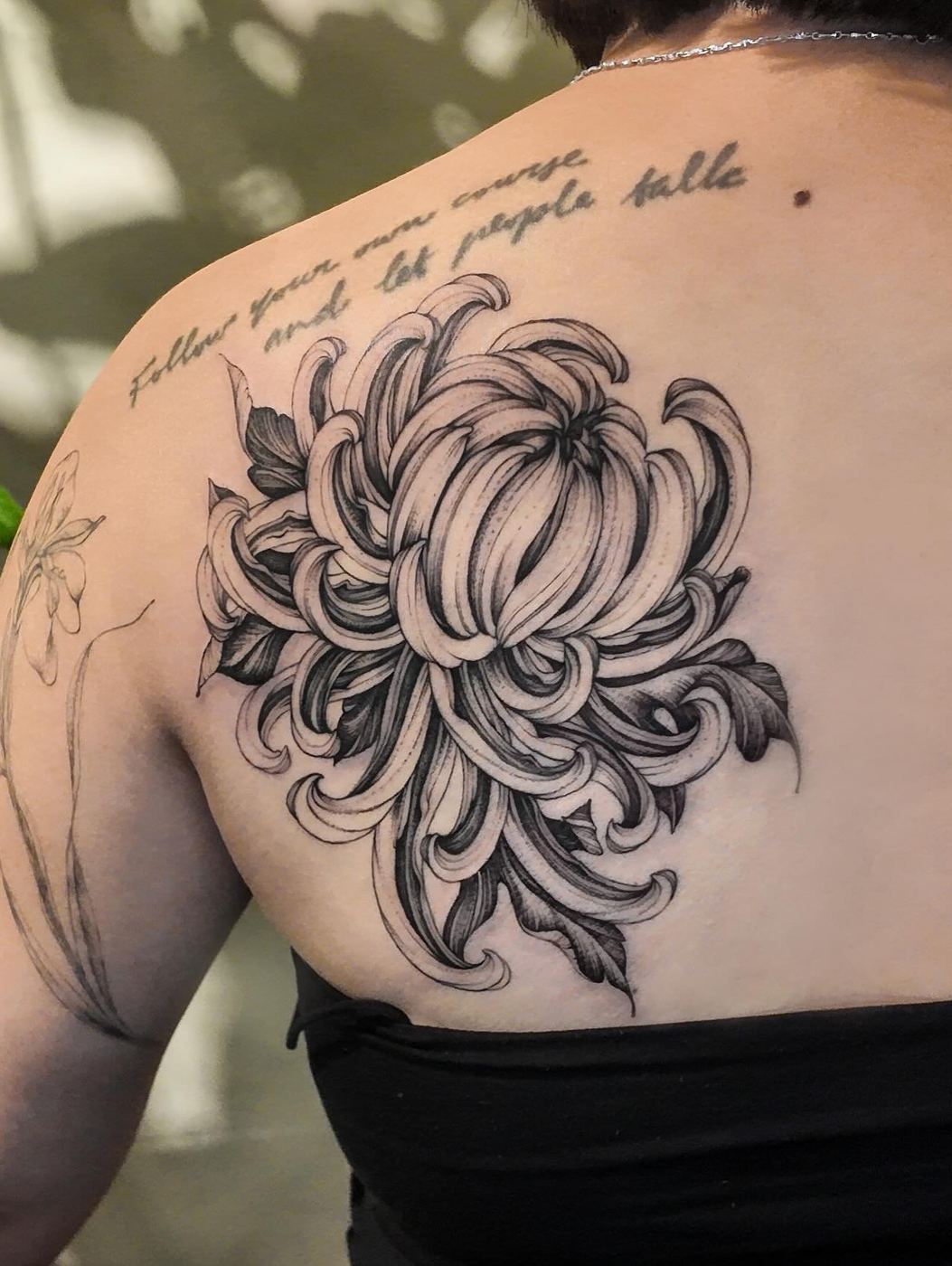 NASH 刺青作品：秋菊（Chrysanthemum）